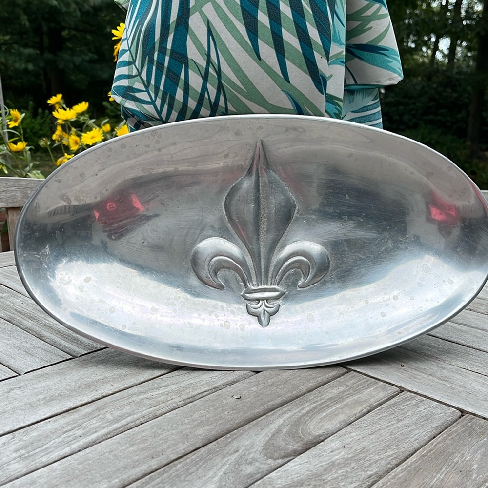 Metal mariposa serving platter